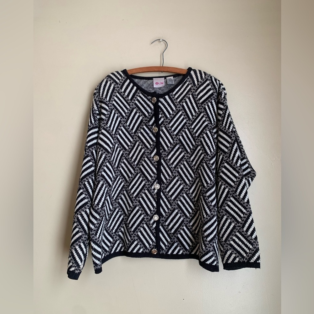 TanJay Geometric Cardigan Sweater Metal Buttons Grandma Black White Old money L